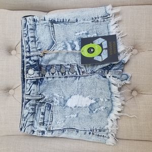 NWT Organic Cotton Indigo Rein  distress Jean shorts size 7